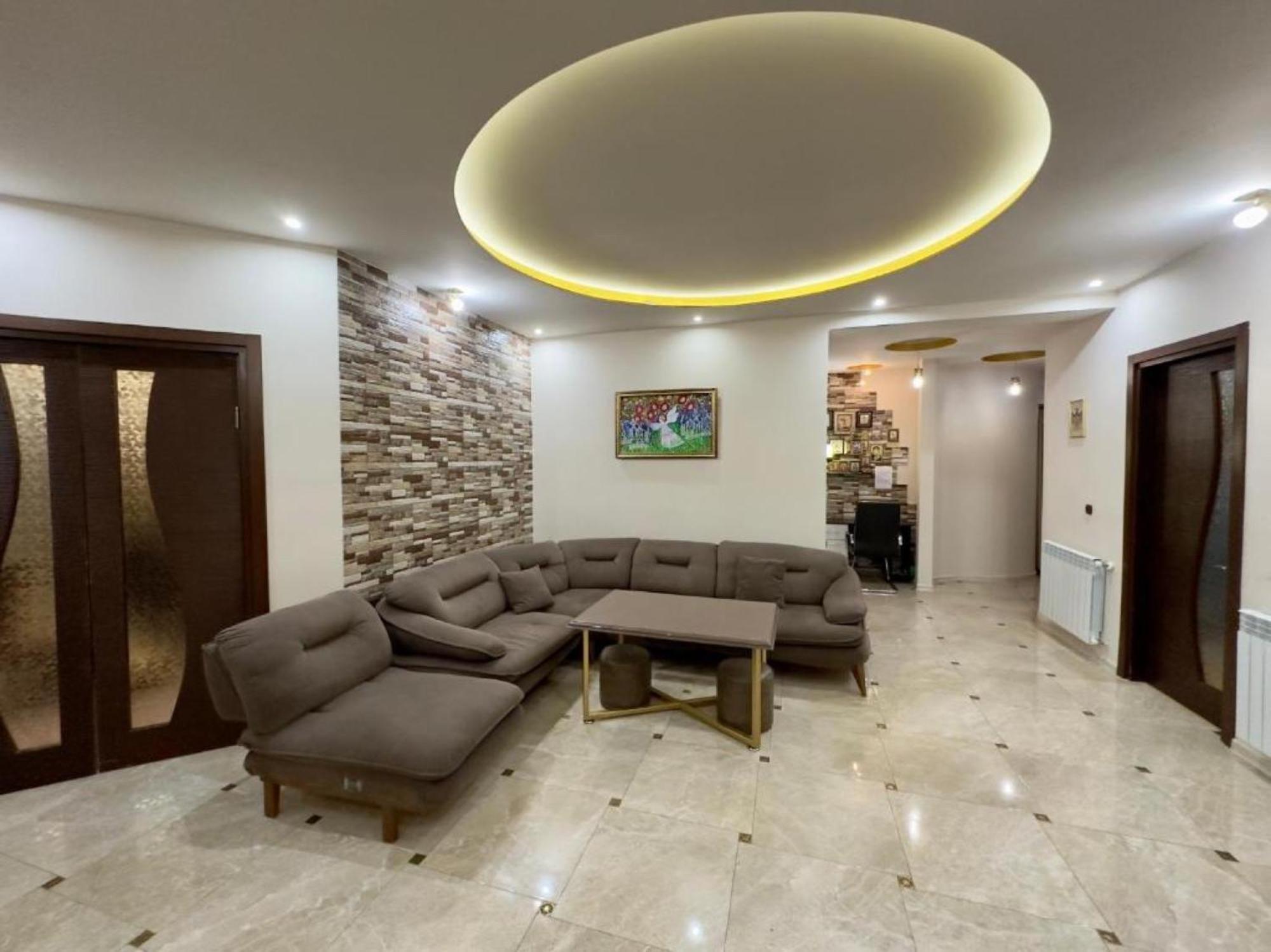 Grand Home Batumi Phòng bức ảnh